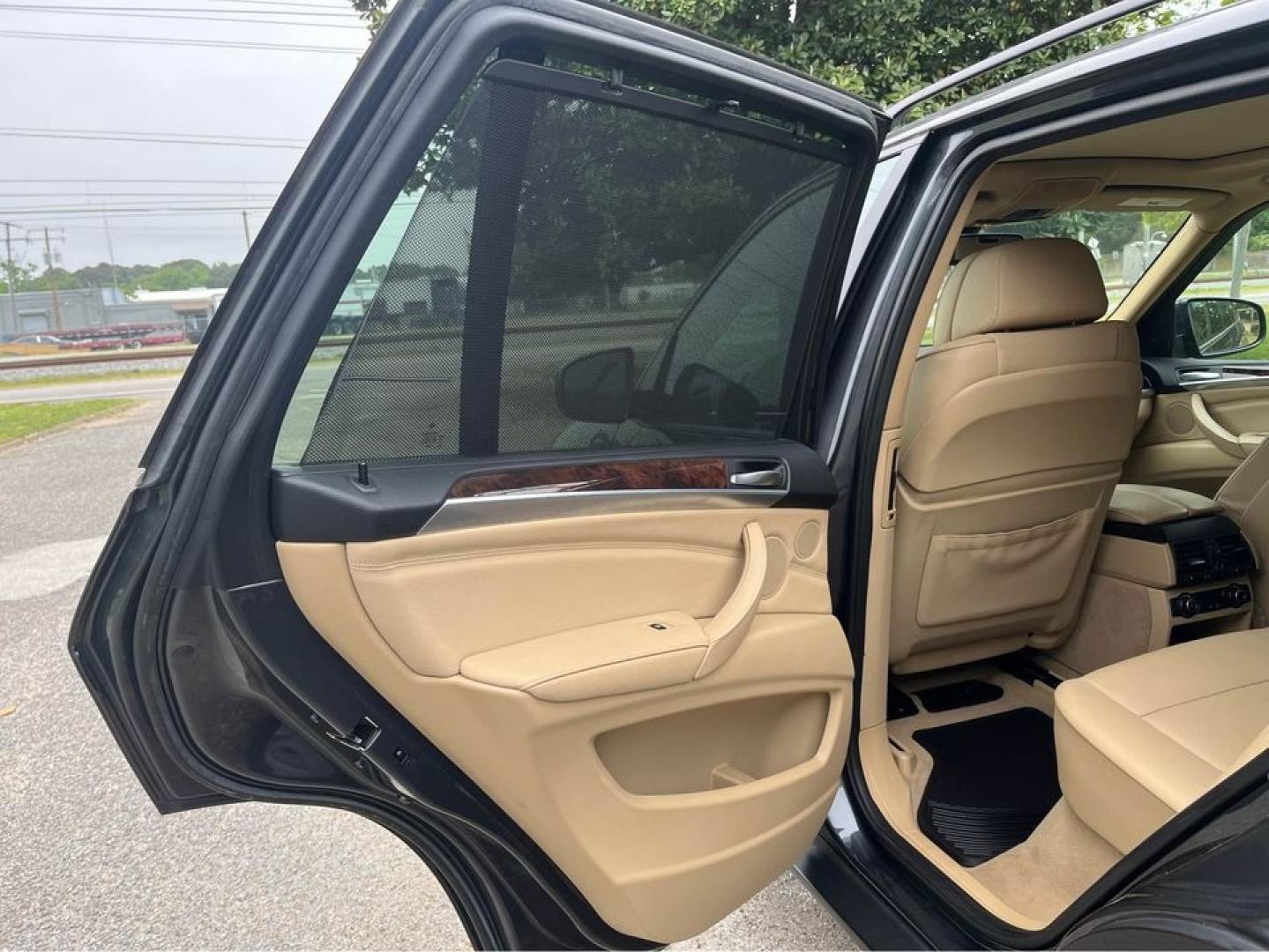 2011 Grey /Tan BMW X5 xDrive 35D (5UXZW0C55BL) with an M57 Twin Turbo I6 Diesel engine, Automatic transmission, located at 5700 Curlew Drive, Norfolk, VA, 23502, (757) 455-6330, 36.841885, -76.209412 - Photo#15